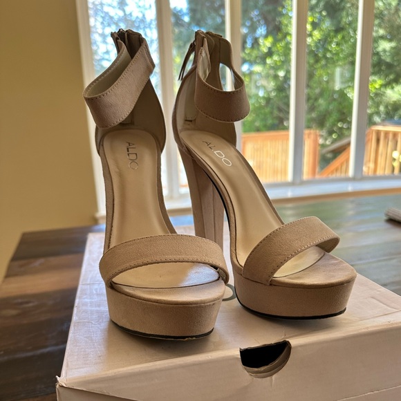 Aldo Platform Sandals - Picture 3 of 4